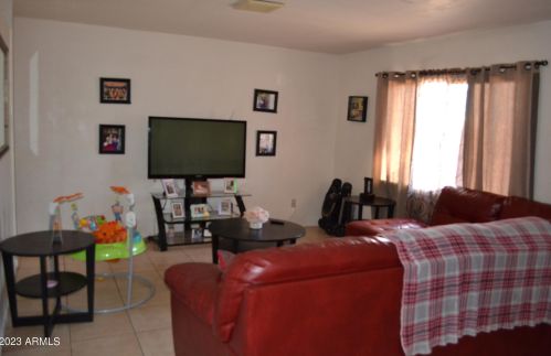 5227 46 St, Phoenix AZ 85008-4110 exterior