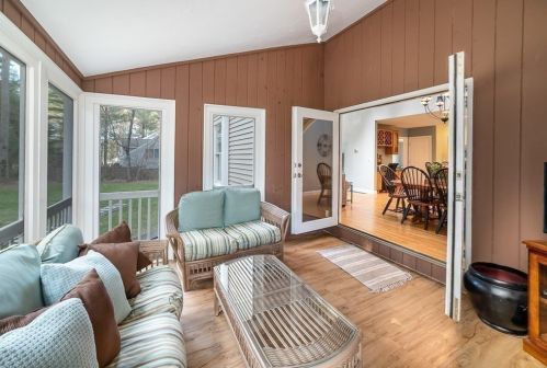 27 Stop Riv Rd, Norfolk MA 02056-1171 exterior