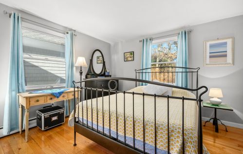 130 Main St, Dennis MA 02638-2019 exterior