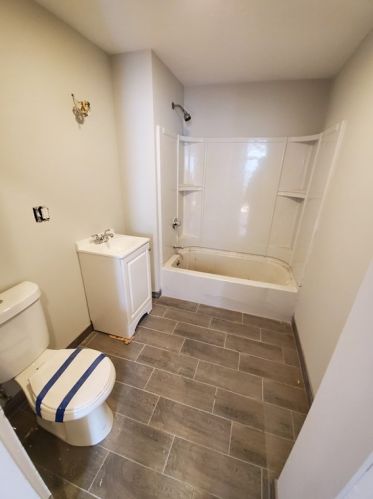 106 Clark Ave, Chelsea, MA 02150-2136