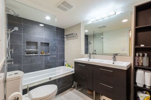 51 Gln Ave, Newton MA 02459-2048 exterior