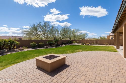 1605 Aloe Vera Dr, Phoenix AZ 85085-8053 exterior