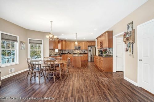 438 Freehold Rd, Jackson Twp NJ 08527-4631 exterior