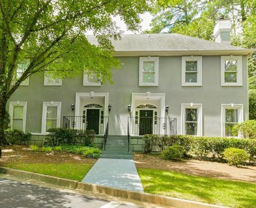 3071 Lenox Rd, Atlanta GA  30324-2882 exterior