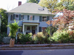 125 Parker St, Newton, MA 02459-2545