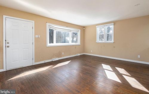 605 Washington Ave, West Deptford NJ 08096-3547 exterior