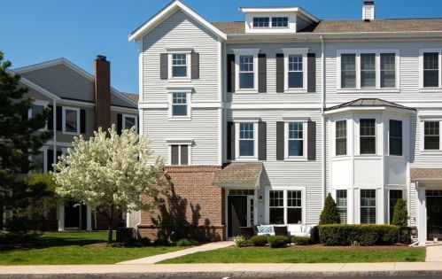 102 Stayner Dr, Hingham, MA 02043-1663