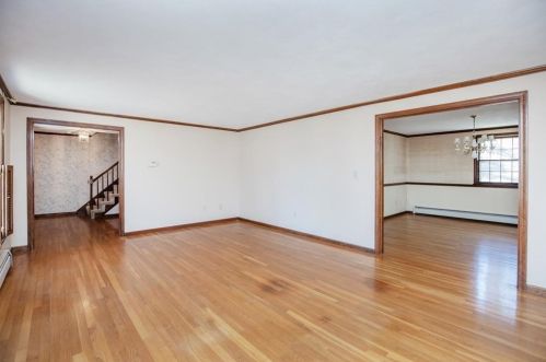 97 Hl St, Topsfield MA 01983-2410 exterior