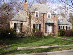 53 Bishopsgate Rd, Newton, MA 02459-2006