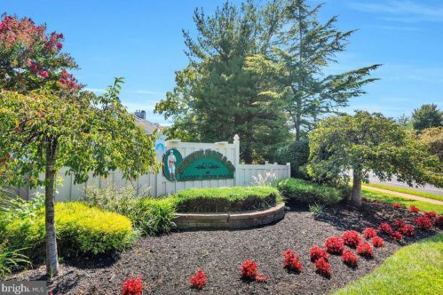 317 Steeplechase Ct, West Deptford NJ 08096-6815 exterior