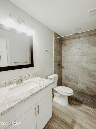 2221 27th St, Phoenix AZ 85008-4924 exterior