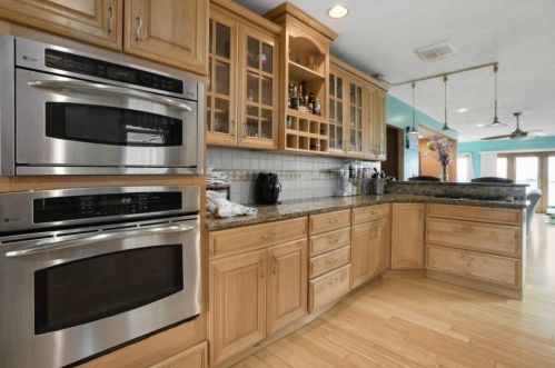 167 Wilson Rd, Nahant MA 01908-1022 exterior