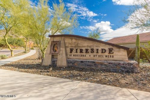 1735 Desperado Way, Phoenix AZ  85085-6329 exterior