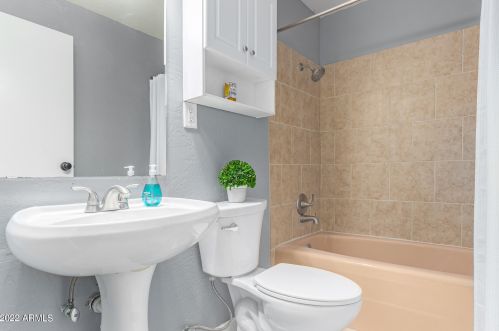 18739 30th St, Phoenix AZ  85050-3409 exterior