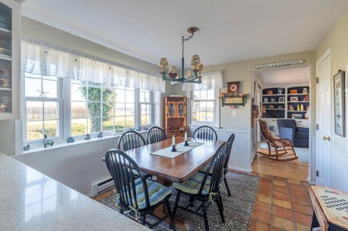 1239 Main St, Chatham MA 02633-2422 exterior