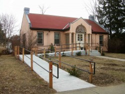 72 Columbus St, Newton, MA 02461-1439