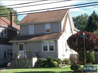 126 Hickory Ave, Bergenfield NJ  07621-1839 exterior