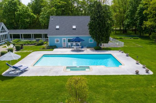 125 Bridges Rd, Little Silver NJ 07739-1634 exterior