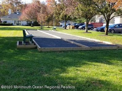 19 Charles Ct, Tinton Falls NJ 07712-7941 exterior