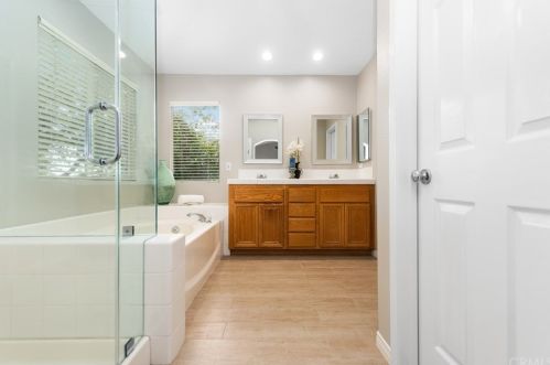 12 Bayfield, Irvine CA 92614-7907 exterior