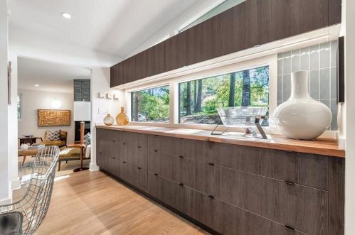 1506 Brook Valley Ln, Atlanta GA  30324-3212 exterior