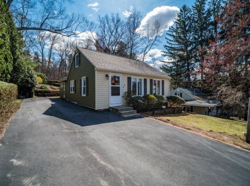 12 Candlewood St, Worcester, MA 01602-2804