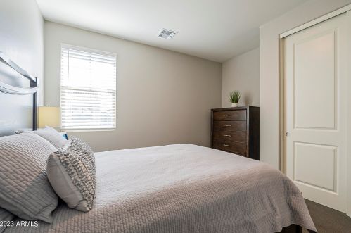 964 Anderson Ave, Phoenix AZ 85023-2208 exterior