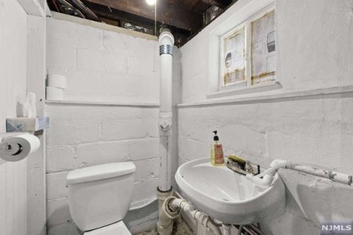 33 Hamilton Ave, Kearny NJ  07032-1804 exterior