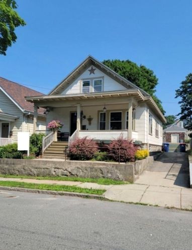 421 Maxfield St, New Bedford, MA 02740-4123