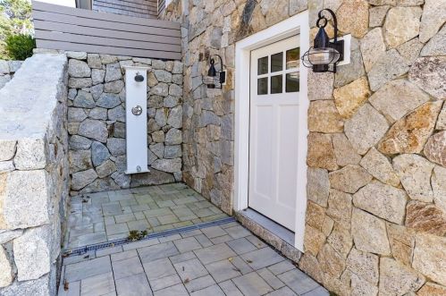 558 Fox Hill Rd, Chatham MA 02633-1412 exterior