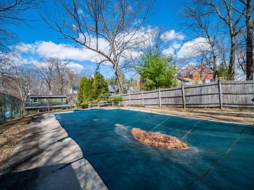 12 Candlewood St, Worcester MA 01602-2804 exterior