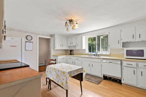 1890 Brg Rd, Eastham MA 02642-3213 exterior