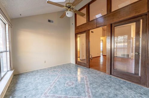 4829 Crestpoint Ln, Garland TX exterior