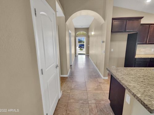 5521 27 Dr, Phoenix AZ 85045-2210 exterior