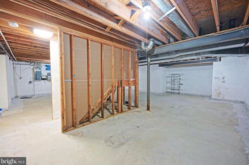 128 Betsy Ross Way, West Deptford NJ 08096-6872 exterior