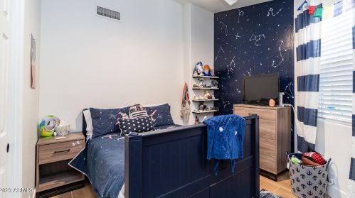 14015 33rd St, Phoenix AZ  85044-8715 exterior