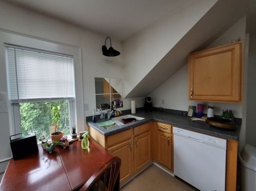 8 Ipswich St, Seekonk MA 02771 exterior