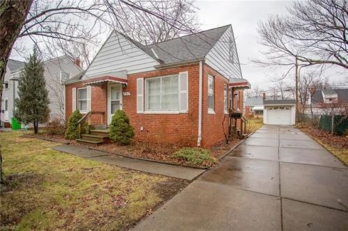 751 254th St, Cleveland, OH 44132-2430