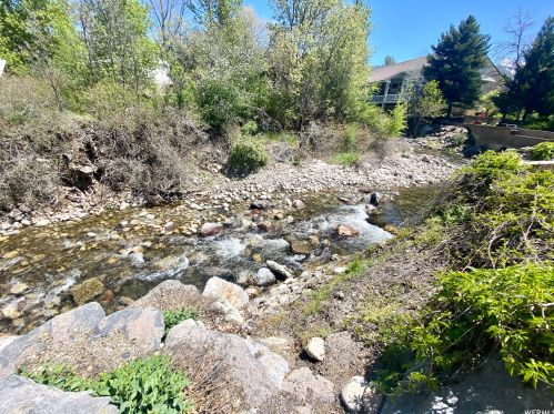 2161 Lorita Way, Sandy UT 84093-6514 exterior