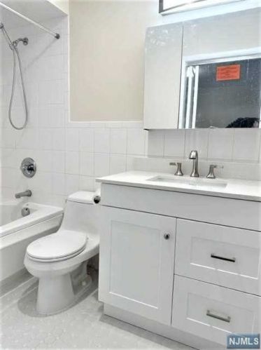 333 Brookside Ave, Cresskill NJ  07626-1103 exterior