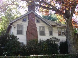 92 Athelstane Rd, Newton, MA 02459-2419