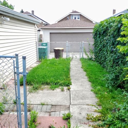 2439 Oak Park Ave, Forest View IL 60402-2530 exterior