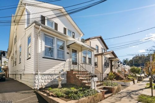 18 Mount Pleasant Ave, Belleville NJ  07109-2021 exterior