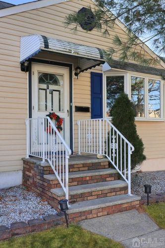 19 Jeanette St, Carteret NJ  07008-3131 exterior