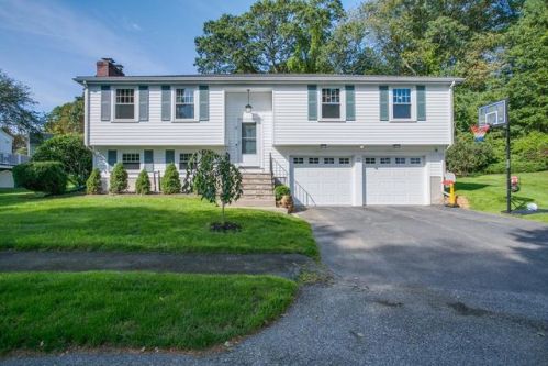 37 Vly Rd, Needham MA  02492-4720 exterior