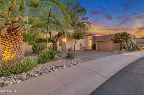 2533 Carol Ave, Phoenix, AZ 85028-4735