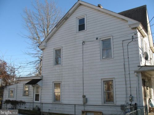 278 Barber Ave, West Deptford, NJ 08096-2613