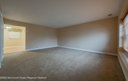 17 Heritage Ter, Jackson Twp NJ 08527-2238 exterior