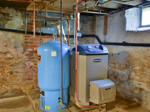 1626 Main St, Leicester MA 01524-1917 exterior