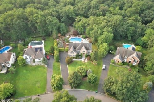 9 Tuscany Dr, Jackson Twp NJ  08527-3169 exterior